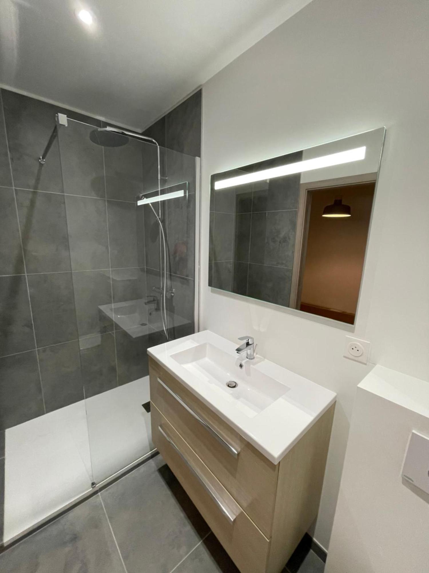 Studio Avec Wc Et Sdb Prives Dans Grande Maison A Cote Du Campus Artem - Thermal Et Parc Des Expos Вандёвр-ле-Нанси Экстерьер фото